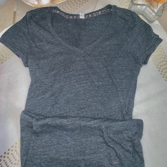 Black/grey Under Amour V-neck top Sz. XS - Picture 1 of 5